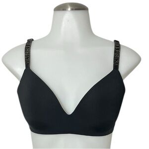 34D Victoria Secret t-shirt bra lightly lined wireless bra logo straps black